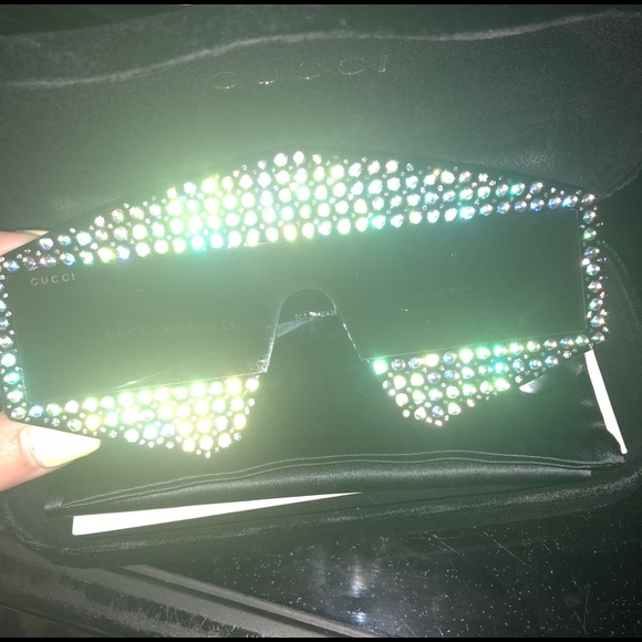 Stunning runway iridescent gucci sunglasses